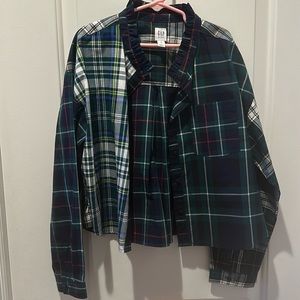 here we have a girls medium gap shirt.